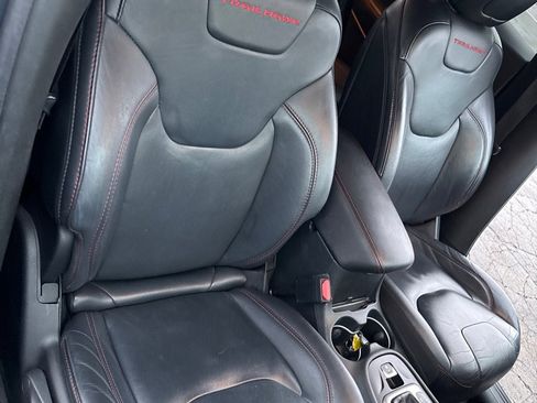 Used 2016 Jeep Cherokee Trailhawk w/ Comfort/Convenience Group image 22