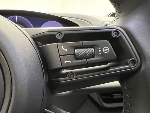 Used 2025 Porsche Macan Electric image 8