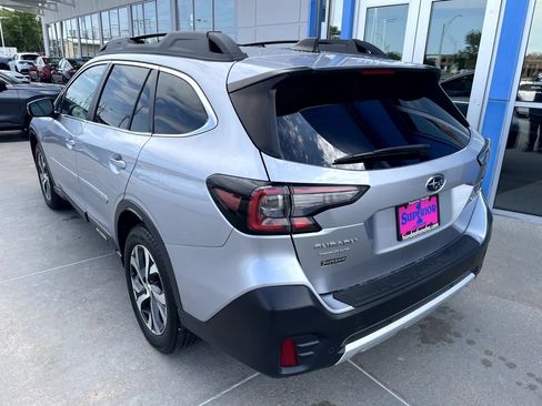 Used 2022 Subaru Outback Limited AWD/4WD image 2