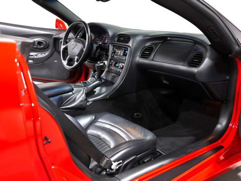 Used 2004 Chevrolet Corvette Convertible w/ Preferred Equipment Group RWD image 73
