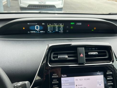 Used 2022 Toyota Prius LE image 24