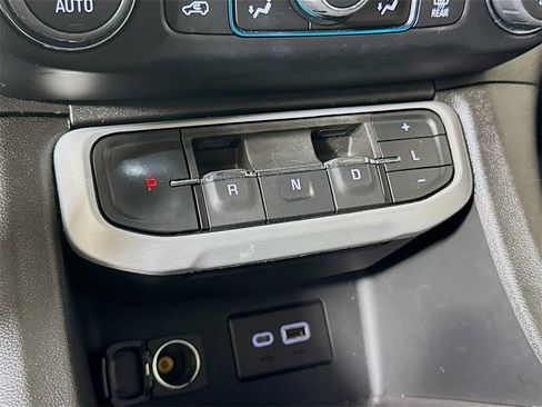 Used 2023 GMC Acadia SLE w/ Driver Convenience Package image 14