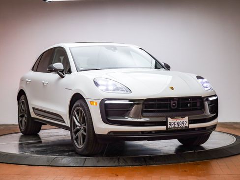 Used 2025 Porsche Macan Turbo image 10