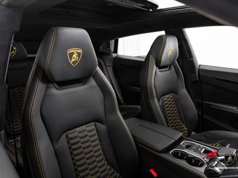 Used 2023 Lamborghini Urus S image 42