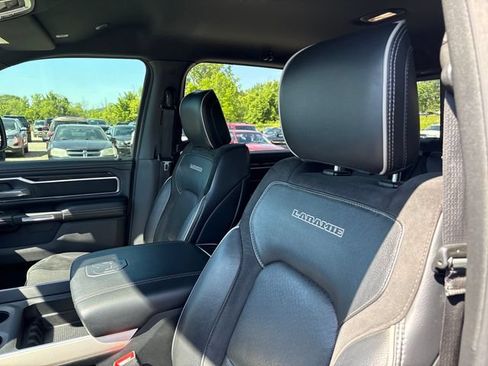 Used 2019 RAM 1500 Laramie w/ Sport Appearance Package AWD/4WD image 9