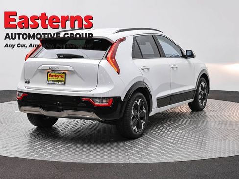Used 2023 Kia Niro Wind w/ Wind Preserve Package FWD image 5