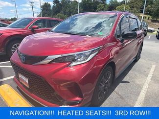 Used 2023 Toyota Sienna XSE FWD video 2
