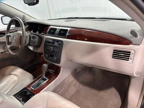 Used 2009 Buick Lucerne CXL w/ Driver Confidence Package image 17