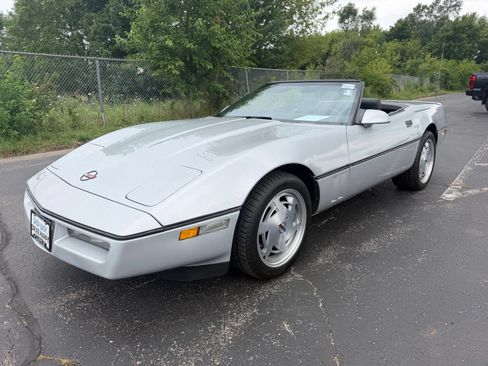 Used 1988 Chevrolet Corvette Convertible RWD image 9