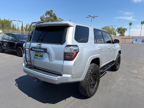 Used 2019 Toyota 4Runner TRD Off-Road image 8