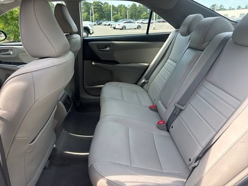 Used 2017 Toyota Camry XLE w/ Moonroof Package FWD image 31