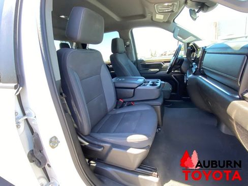Used 2024 Chevrolet Silverado 2500 LT AWD/4WD image 16