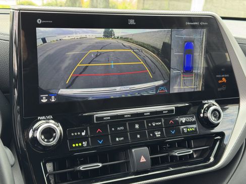 Used 2022 Toyota Highlander Platinum image 30