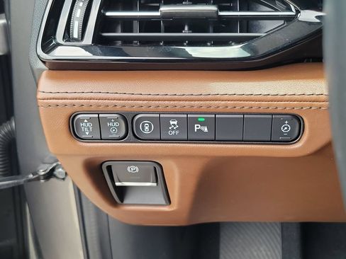 Used 2023 Acura MDX SH-AWD w/ Advance Package image 22