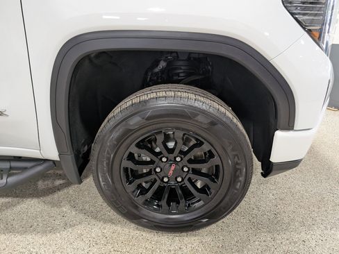 Used 2023 GMC Sierra 1500 AT4X AWD/4WD image 15