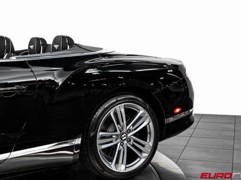 Used 2023 Bentley Continental GT Mulliner image 16