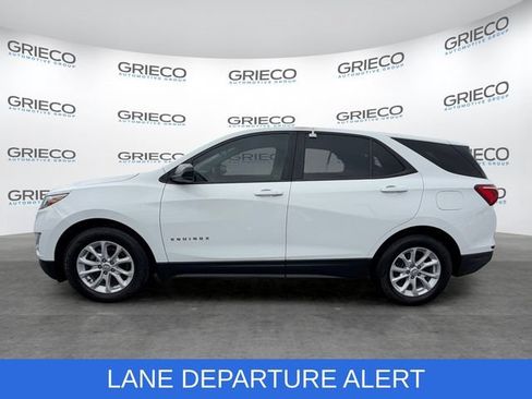 Used 2021 Chevrolet Equinox LS w/ LS Convenience Package FWD image 4