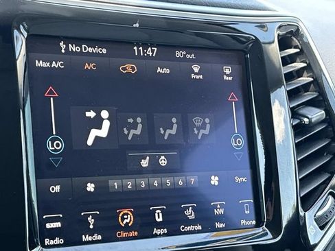 Used 2019 Jeep Cherokee Limited AWD/4WD image 32