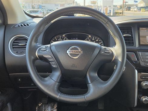 Used 2016 Nissan Pathfinder SV image 20