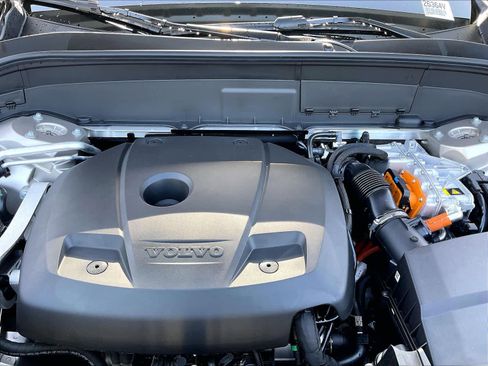 New 2026 Volvo XC90 T8 Plus w/ Protection Package Premier image 13