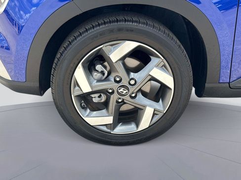 Used 2025 Hyundai Venue Limited FWD image 11