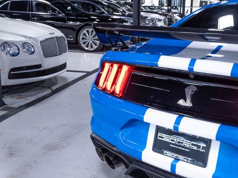 Used 2022 Ford Mustang Shelby GT500 w/ Carbon Fiber Track Pack RWD image 80