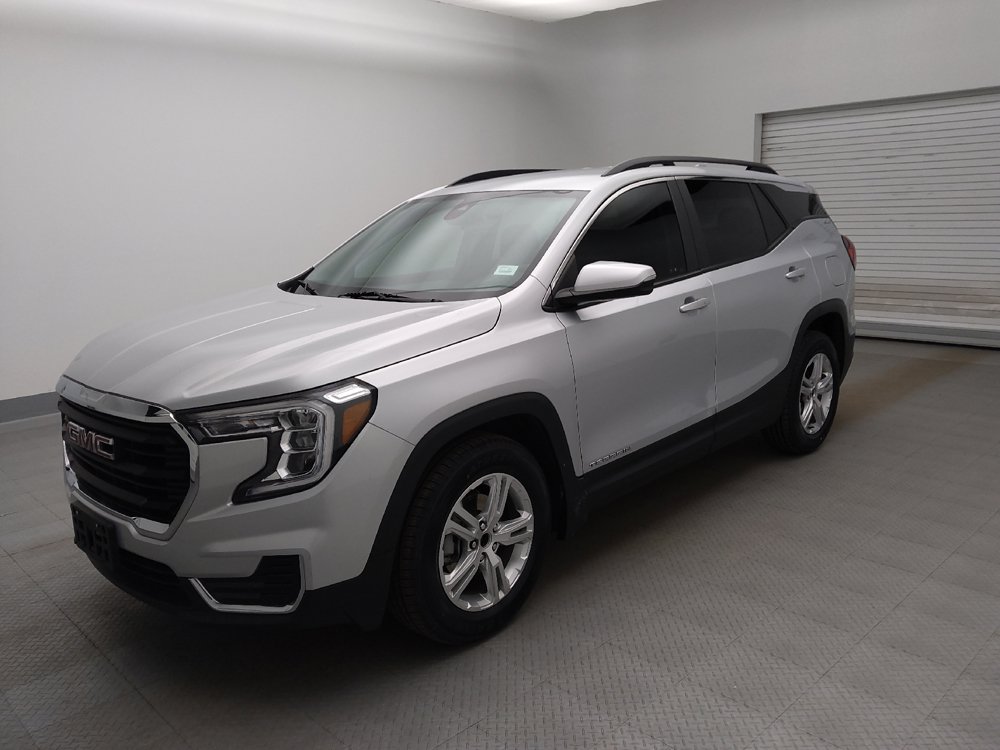 Used 2022 GMC Terrain SLE w/ Driver Convenience Package FWD image 2