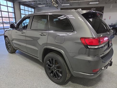 Used 2020 Jeep Grand Cherokee Altitude image 5