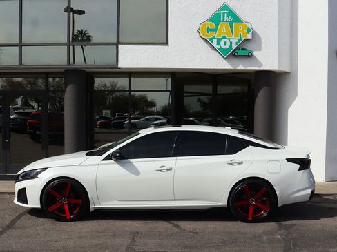 Used 2023 Nissan Altima 2.0 SR image 8