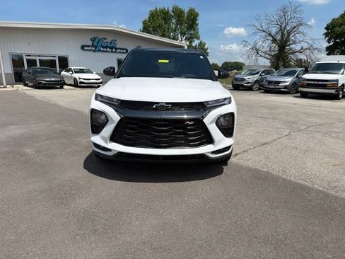 Used 2023 Chevrolet TrailBlazer RS w/ Convenience Package FWD image 3