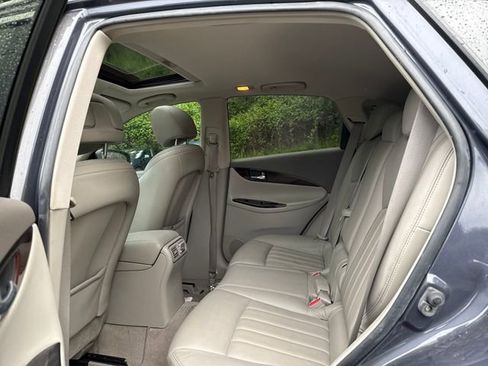Used 2010 INFINITI EX35 Journey RWD image 12