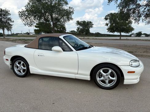 Used 2000 MAZDA MX-5 Miata RWD image 56