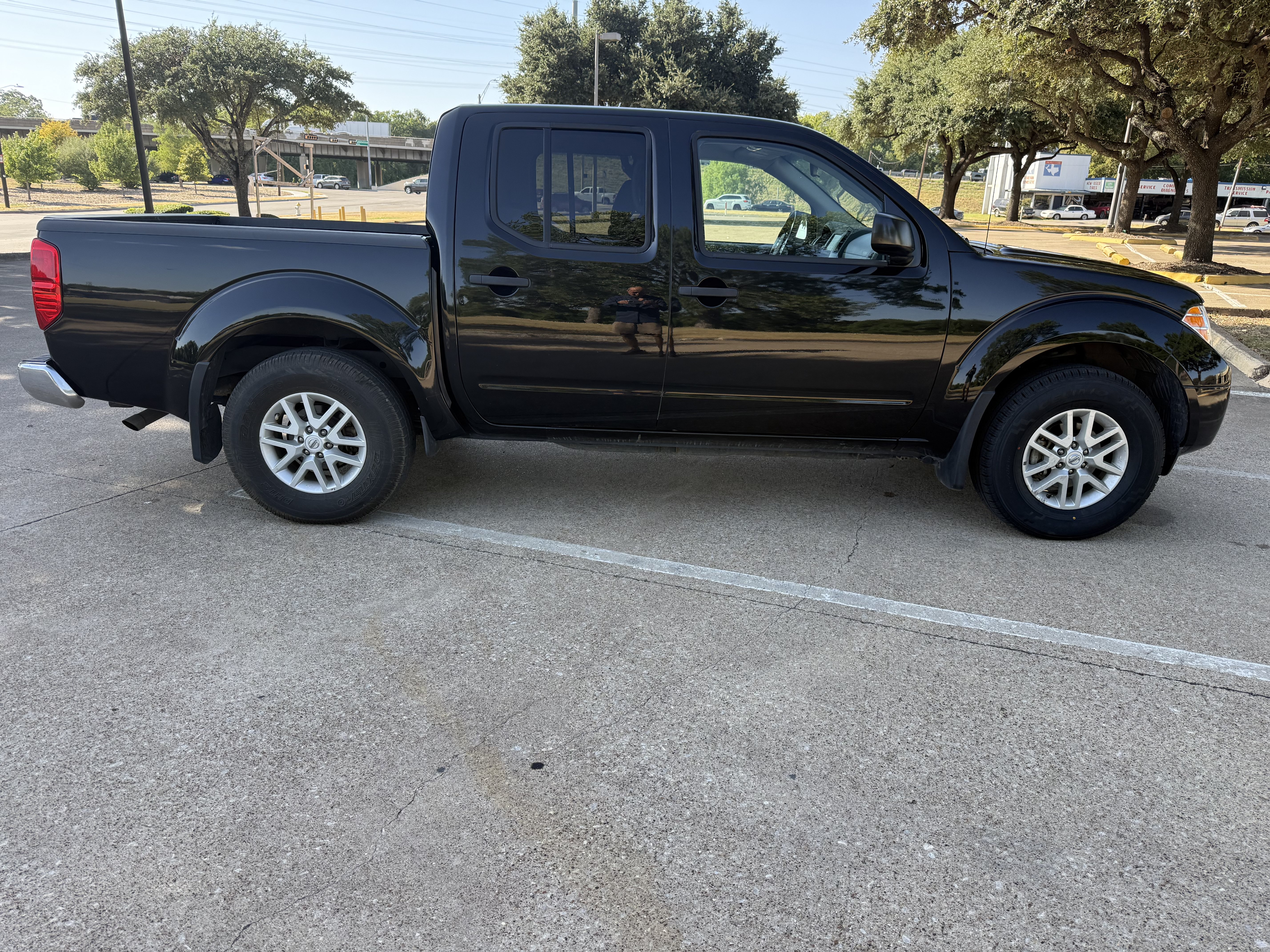 Used 2020 Nissan Frontier SV w/ SV Utility Package AWD/4WD image 4