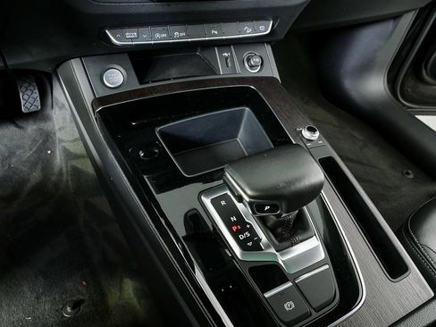 Used 2021 Audi Q5 2.0T Premium image 16