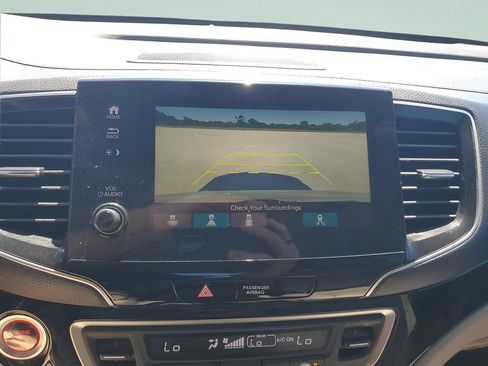 Used 2019 Honda Pilot Touring image 18