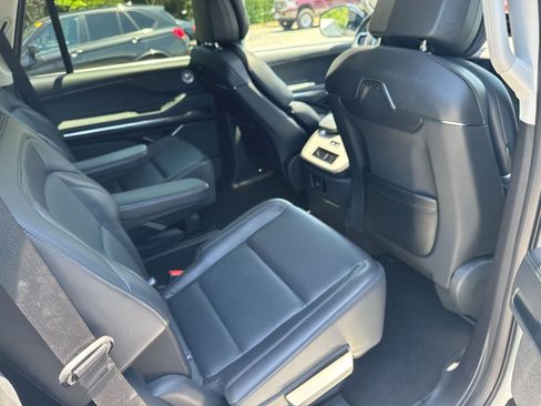 Used 2025 Lincoln Navigator Reserve AWD/4WD image 32