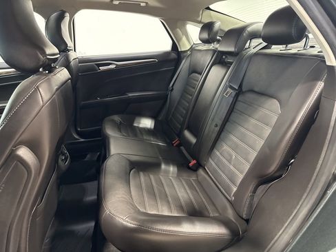 Used 2015 Ford Fusion SE w/ Equipment Group 202A image 32