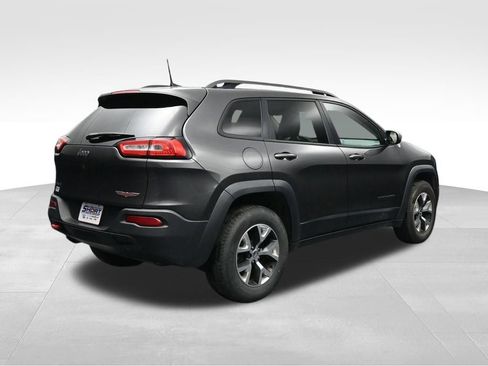 Used 2017 Jeep Cherokee Trailhawk AWD/4WD image 5