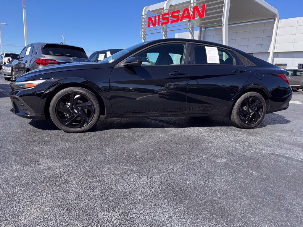 Used 2026 Hyundai Elantra Sport FWD image 2
