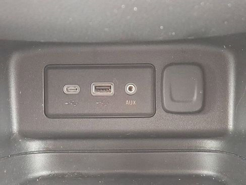 Used 2023 Chevrolet Equinox LT image 26