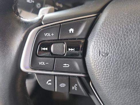 Used 2018 Honda Accord Touring image 28