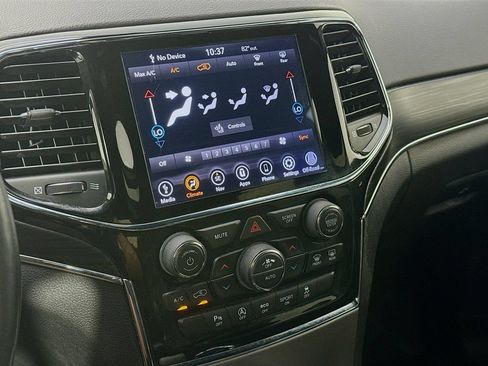 Used 2020 Jeep Grand Cherokee Limited AWD/4WD image 19