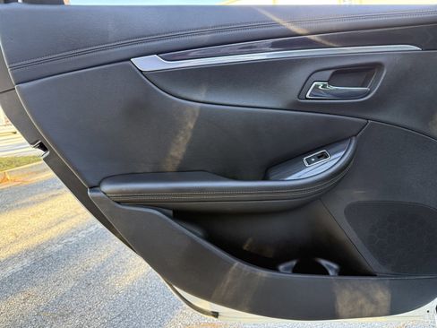 Used 2018 Chevrolet Impala LT image 44