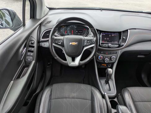 Used 2022 Chevrolet Trax LT w/ Driver Confidence Package AWD/4WD image 16