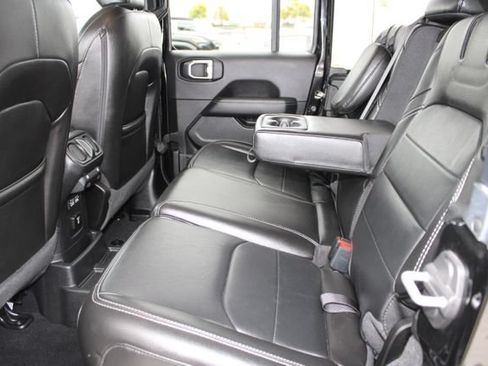Used 2022 Jeep Wrangler Unlimited Sahara w/ Cold Weather Group AWD/4WD image 43