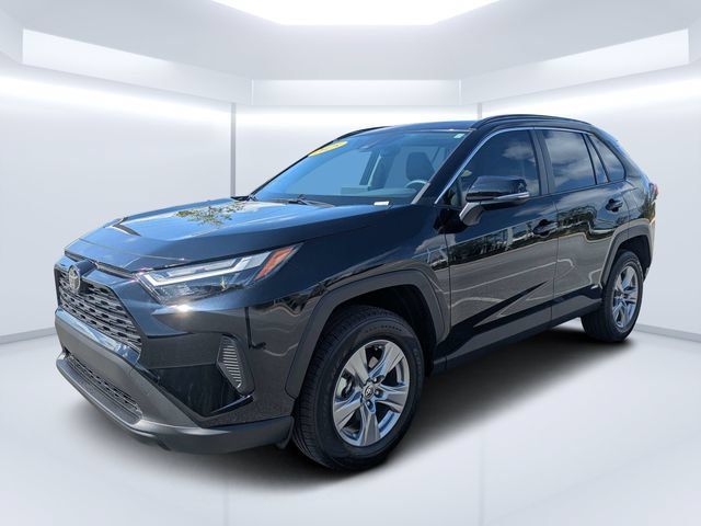 Used 2025 Toyota RAV4 XLE w/ Convenience Package AWD/4WD image 7