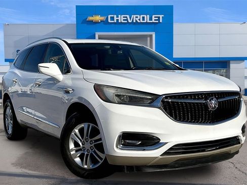 Used 2020 Buick Enclave Essence w/ Sound and Sites Package image 11