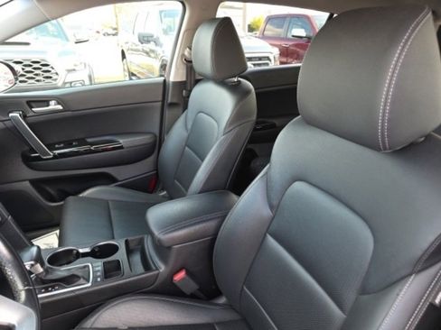 Used 2021 Kia Sportage EX image 8