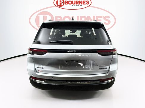 Used 2023 Jeep Grand Cherokee Laredo image 8