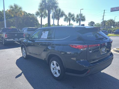 Used 2023 Toyota Highlander L FWD image 8